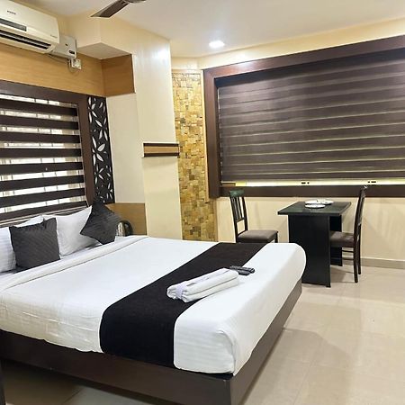 Vp International Hotell Bangalore Eksteriør bilde
