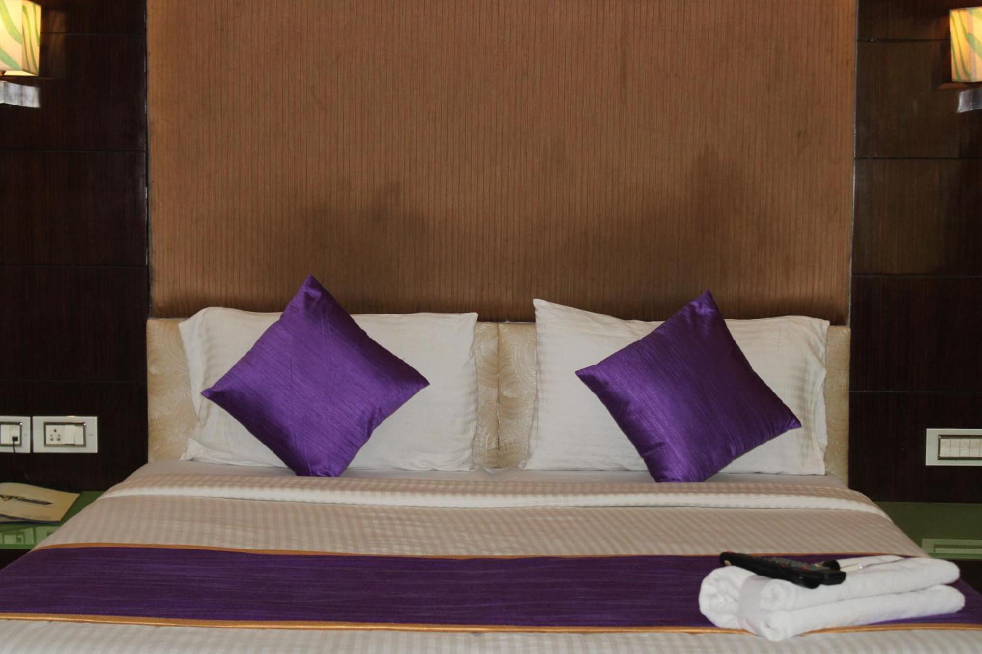 Vp International Hotell Bangalore Eksteriør bilde