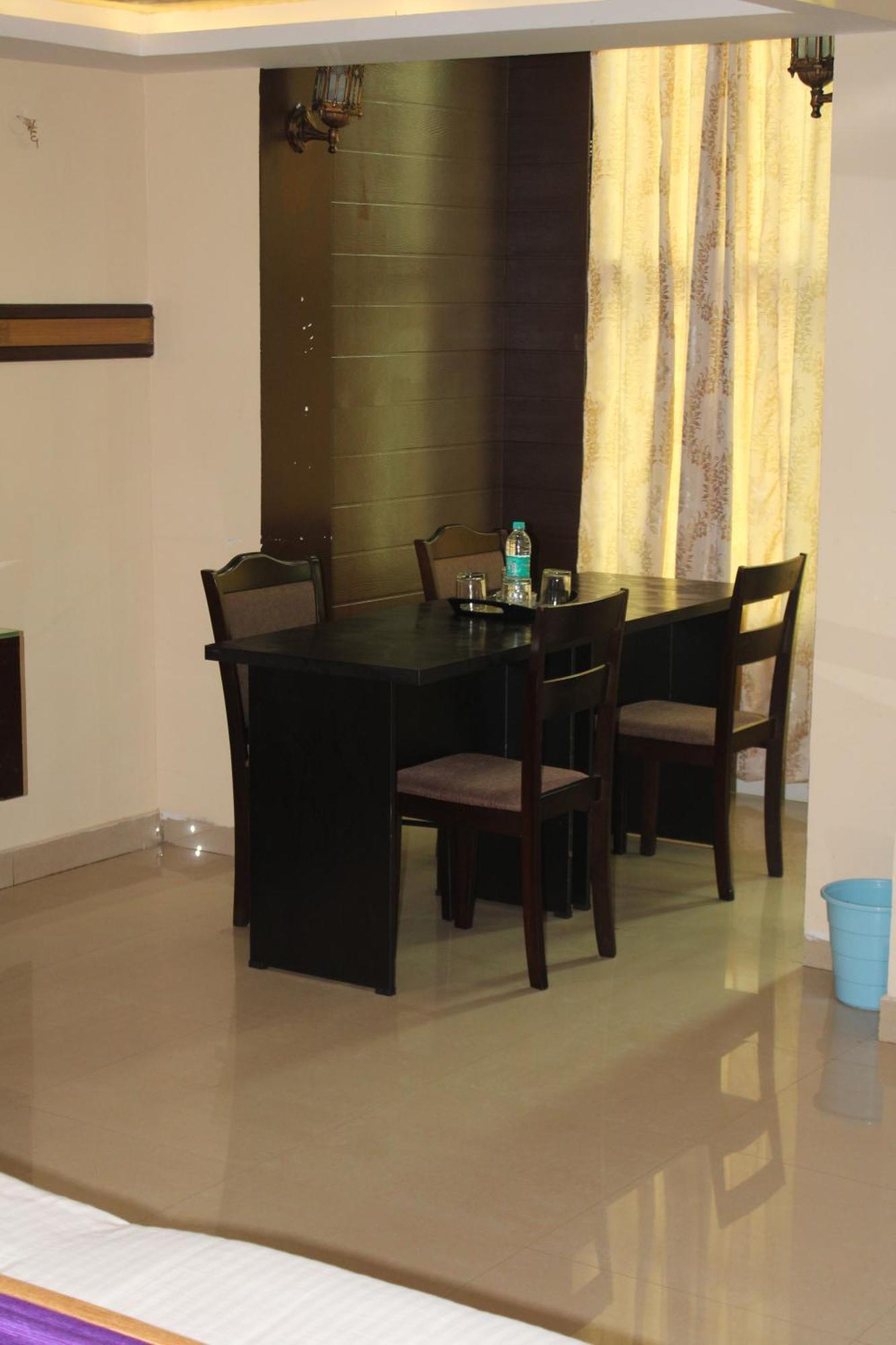 Vp International Hotell Bangalore Eksteriør bilde