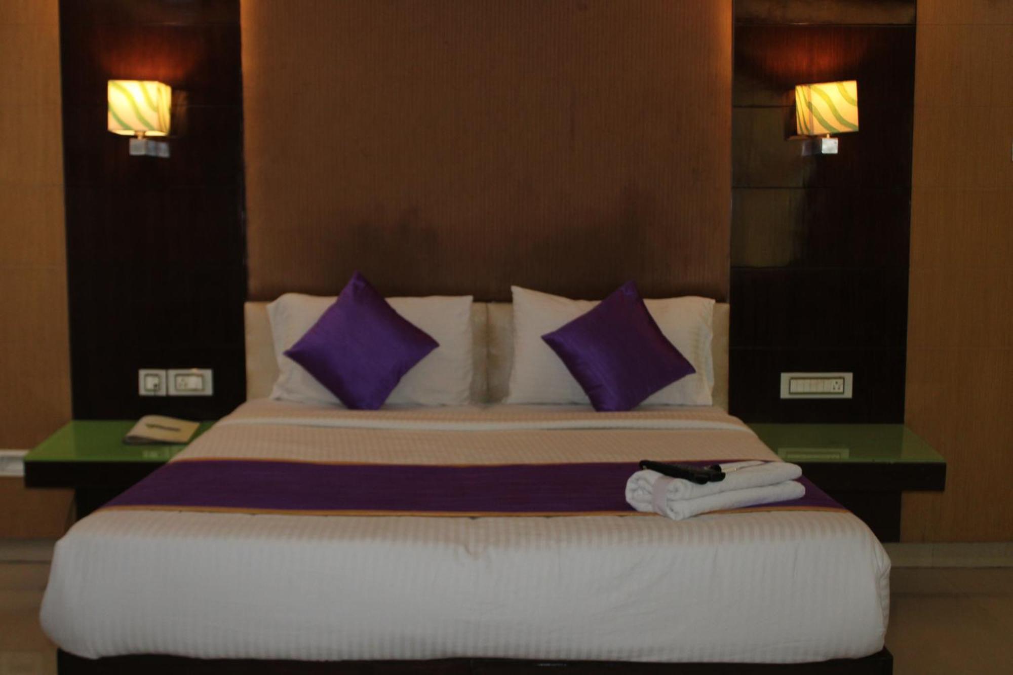 Vp International Hotell Bangalore Eksteriør bilde