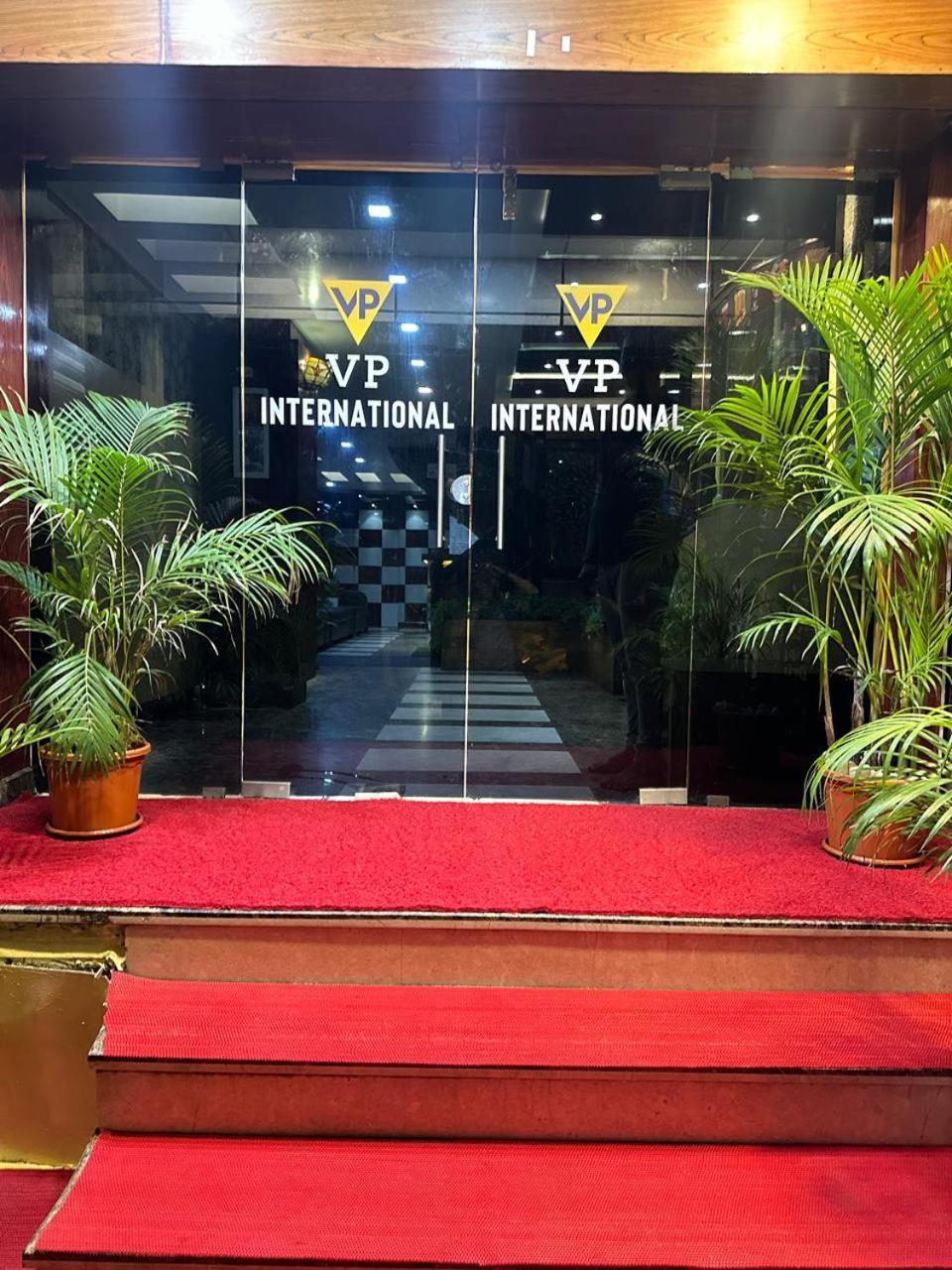 Vp International Hotell Bangalore Eksteriør bilde